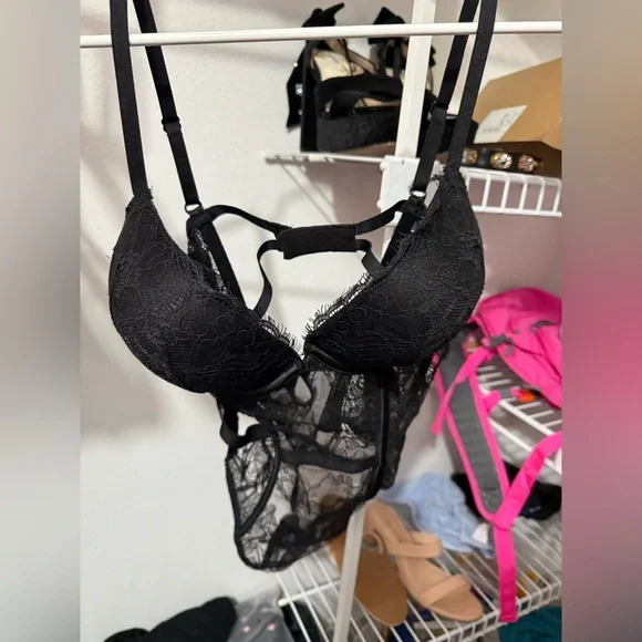 Victoria’s Secret Bombshell Push Up Lace Corset Teddy M - Picture 5 of 8